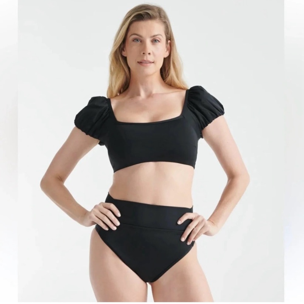 BNWT Knix puffy sleeve bikini top UV protection full support  with padding sexy